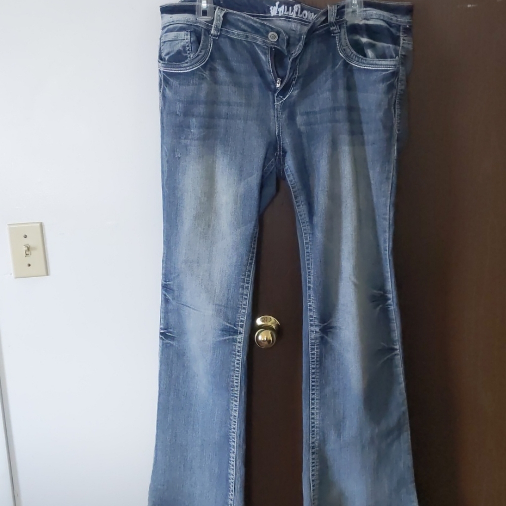 Very cute jeans!